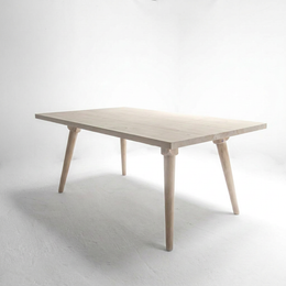 Krokodil Table